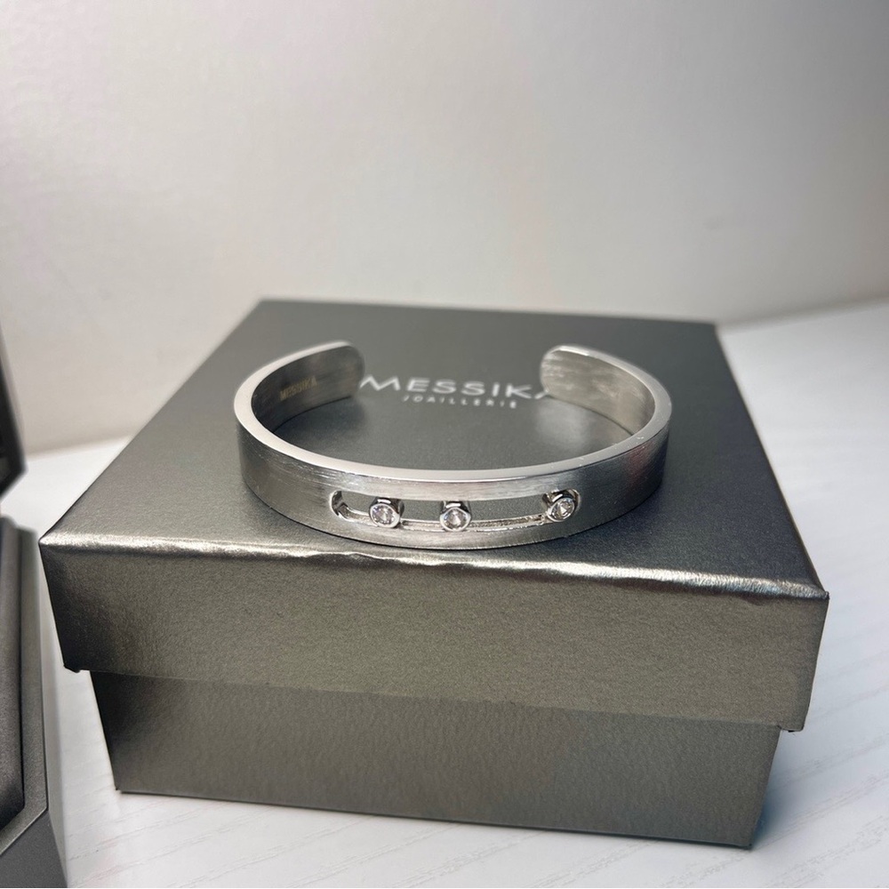 Messika sliding Diamond bracelet